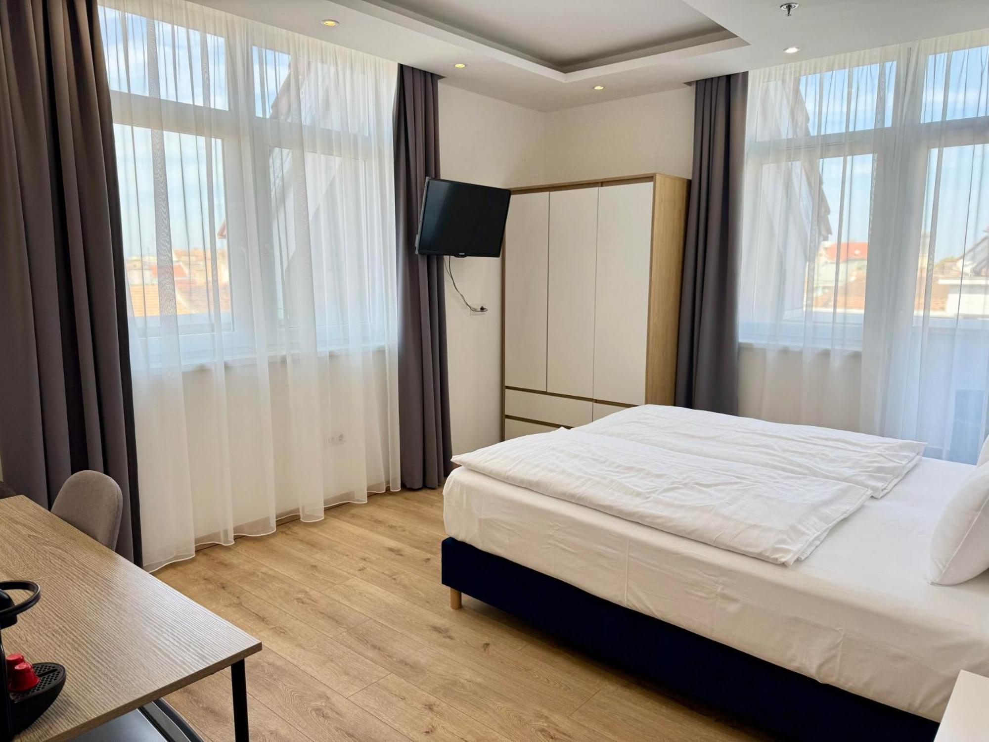 Rooftop City Residence With Deep Garage 부다페스트 외부 사진