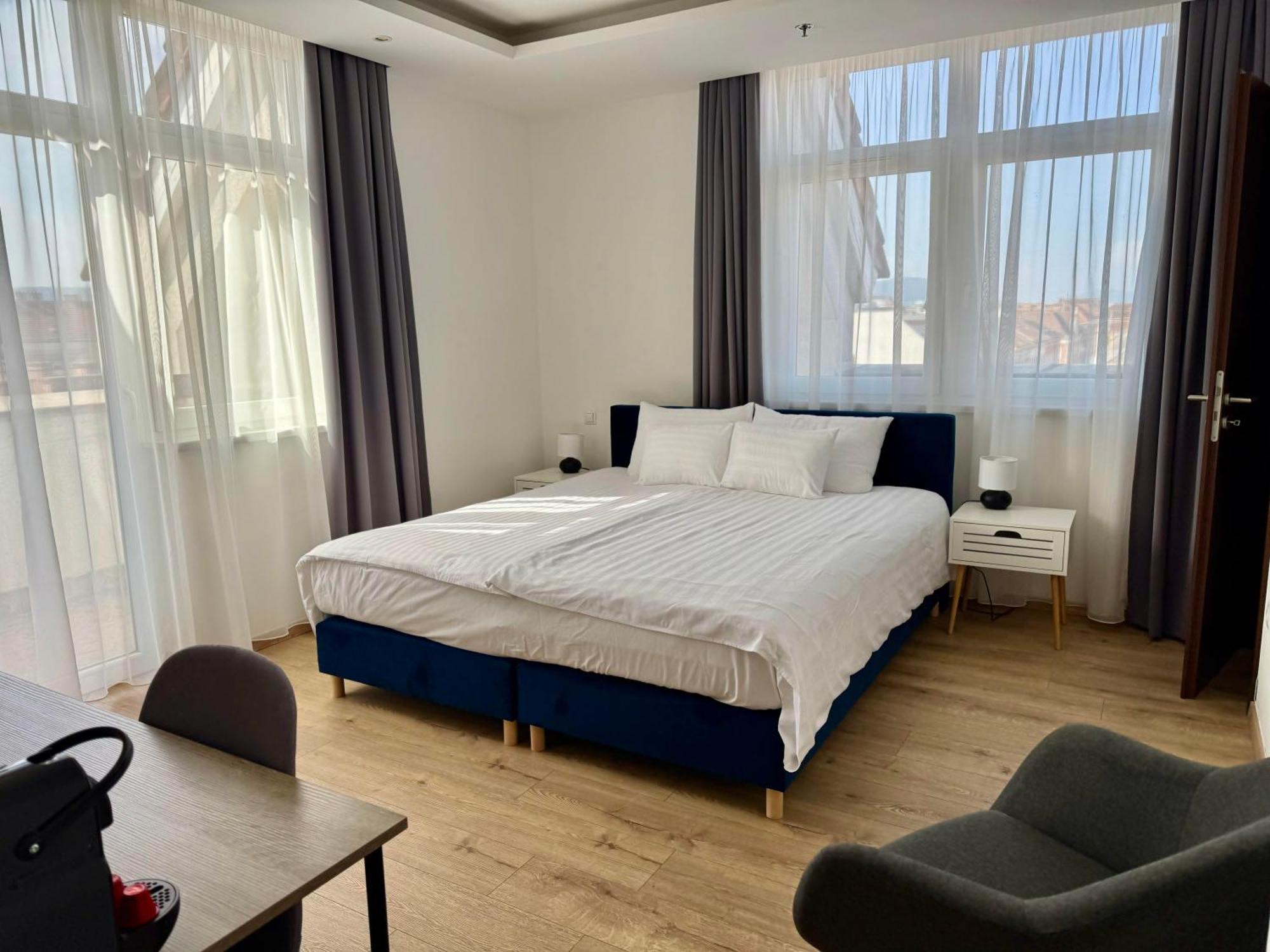 Rooftop City Residence With Deep Garage 부다페스트 외부 사진